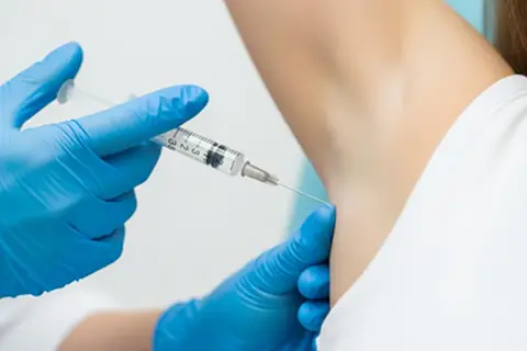 قیمت تزریق بوتاکس زیر بغل در کلینیک زیبایی تهران