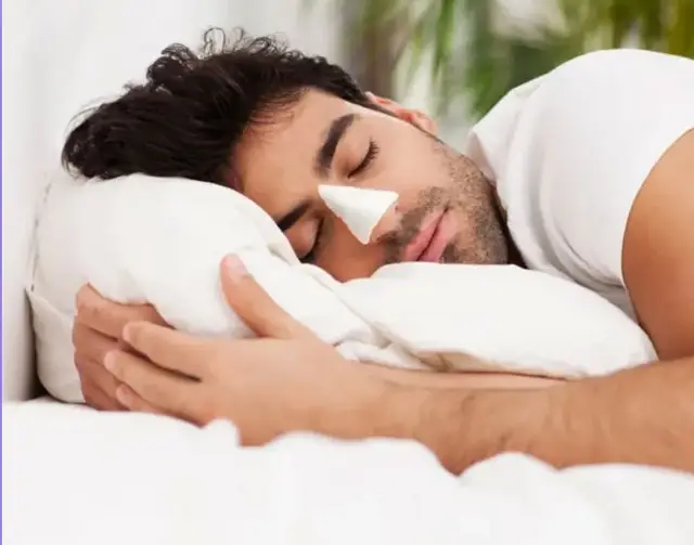 نحوه صحیح خوابیدن بعد از عمل بینی